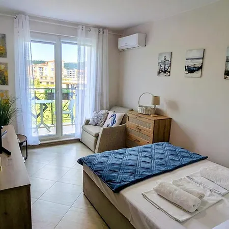 Beachfront 100 M From Smokinya Kavatsi By Flat Manаger デューニ